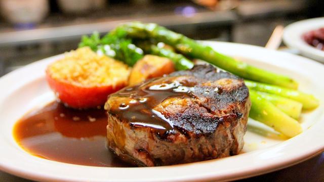 5 Cara Membuat Steak Daging Ala Restoran di Rumah, Empuk dan Juicy - Hot  Liputan6.com