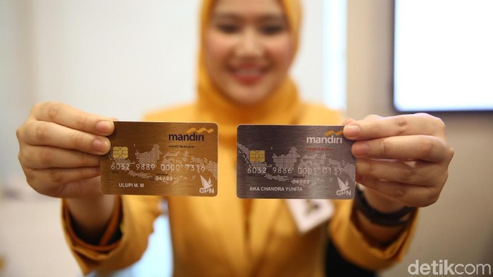 Buruan Tukar! Kartu Debit 'Gesek' Bank Mandiri Mau Diblokir