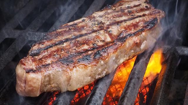 7 Cara Membuat Steak Daging Sapi, Ayam, dan Salmon yang Empuk - Hot  Liputan6.com